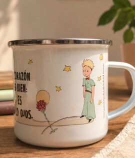 Pocillo de peltre blanco de El Principito con la frase Solo con el corazón se puede ver bien, lo esencial es invisible a los ojos.